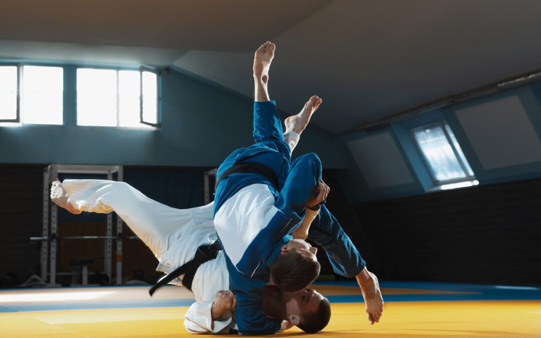 Ippon en Judo durante una proyección entre dos judokas